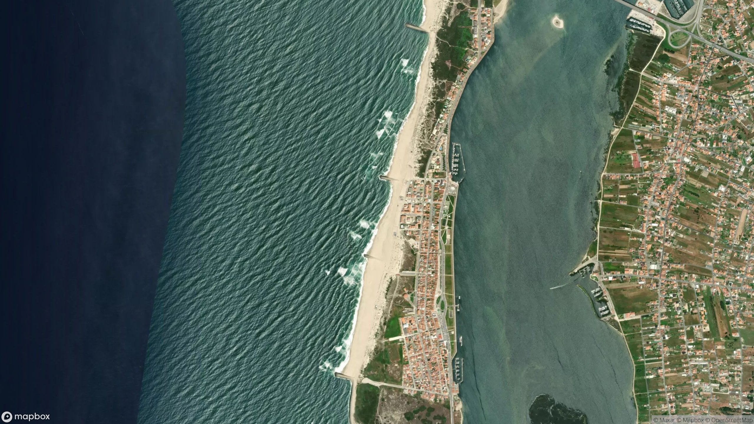 Surf scene from Zona Centro Portugal, Portugal.