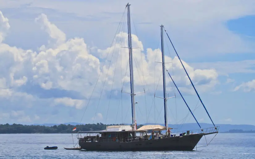 Bintang surf charter boat
