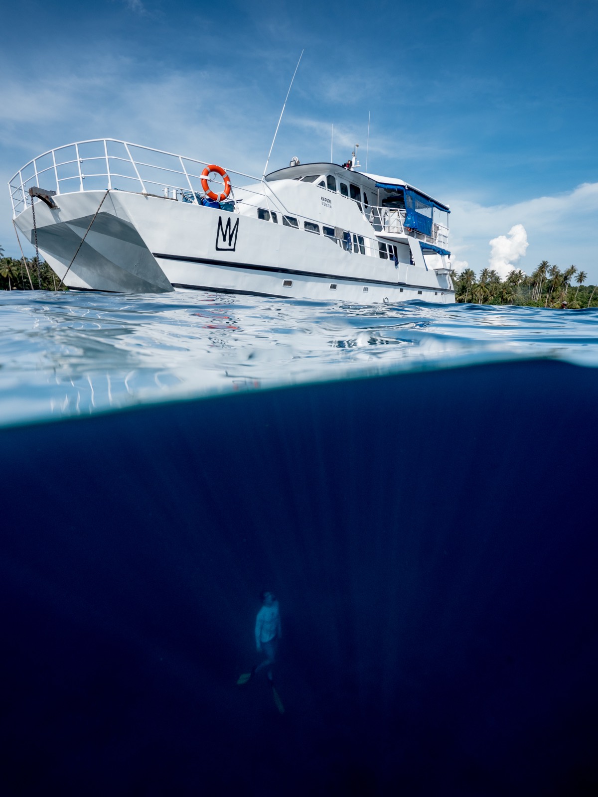 KM Putri surf charter boat