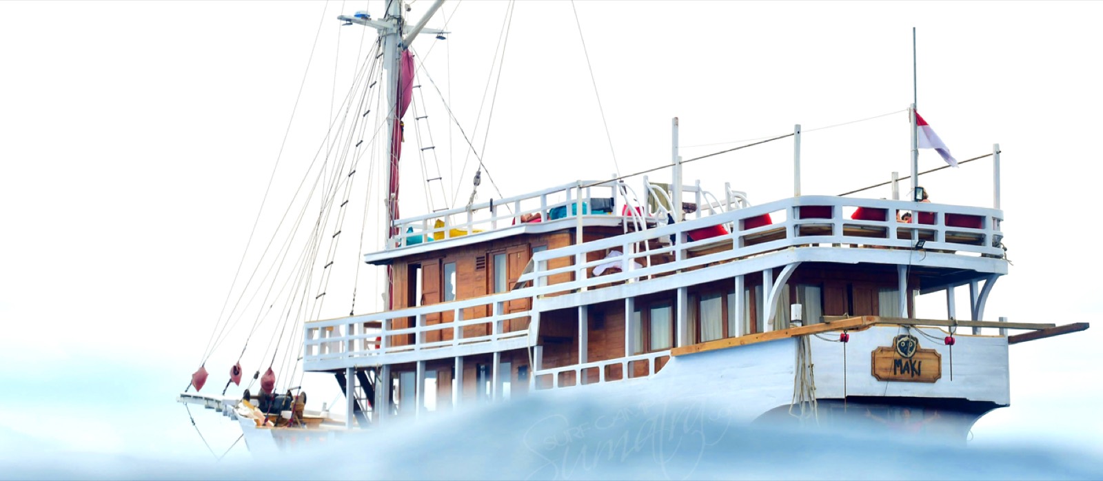 Maki surf charter boat