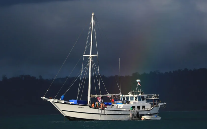 Mangalui surf charter boat