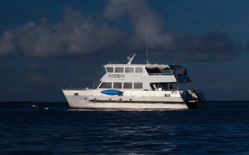 Sibon Jaya surf charter boat