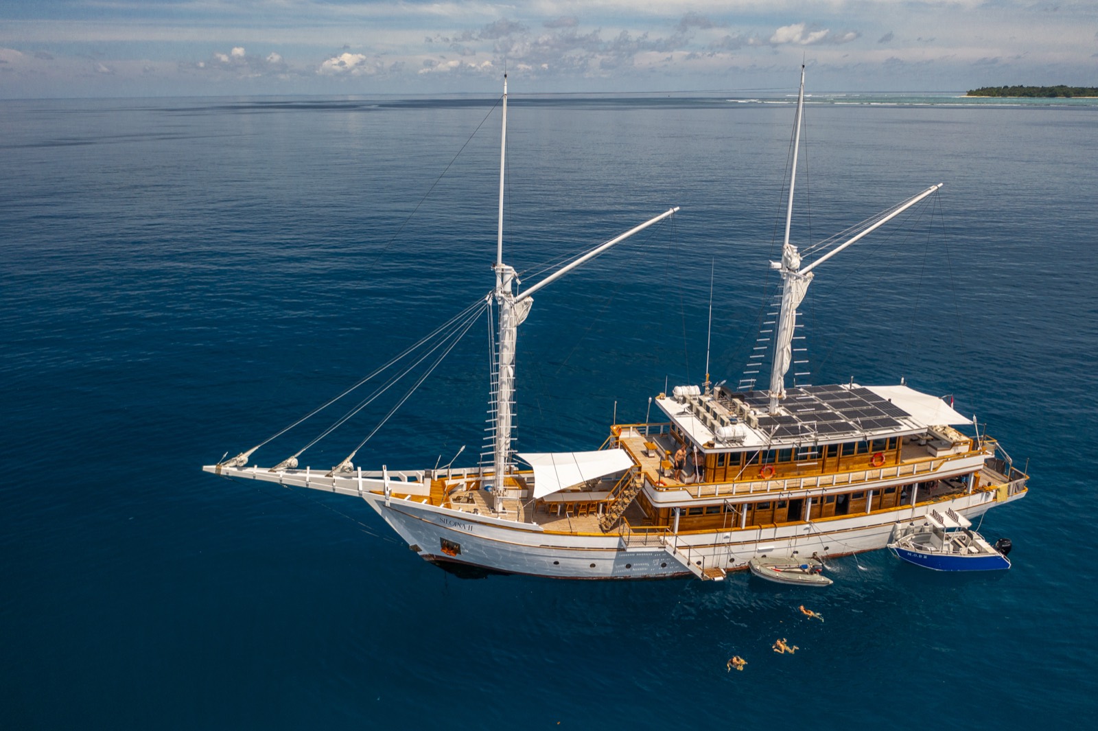 Siloina II surf charter boat