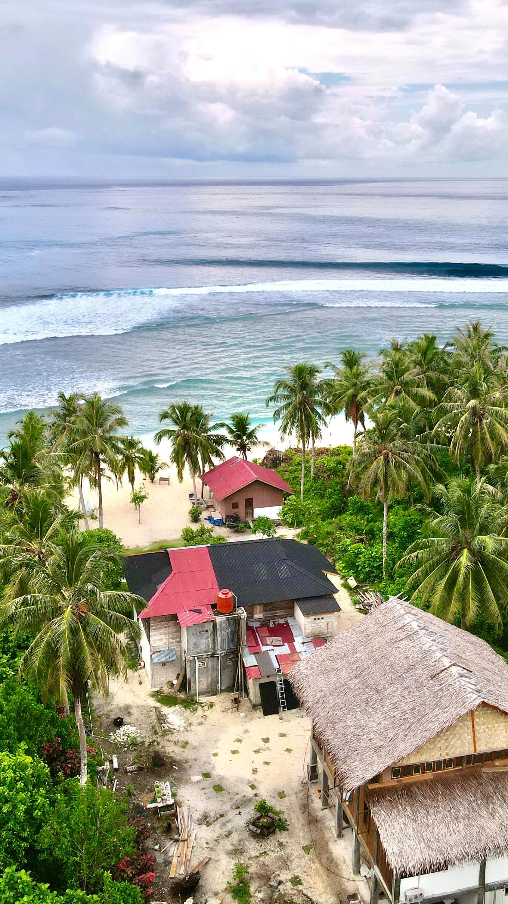 Lances Right Surf House